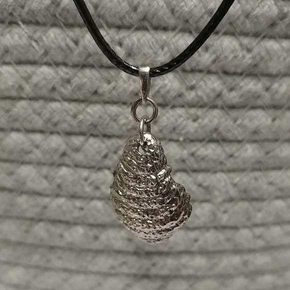 Oyster Shell Pendant with Turquoise Charm Necklace Clam Shell Silver - Picture 15 of 15